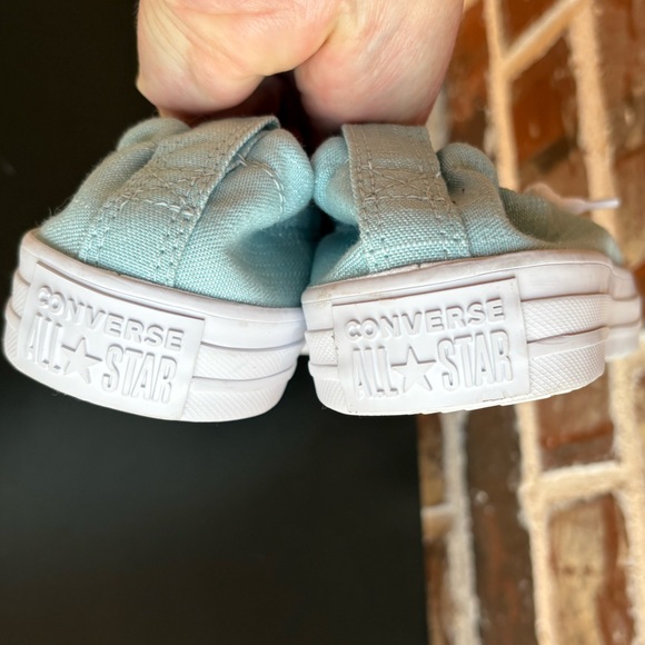 Converse Low Top Sneakers in Light Blue and White, 7.5 - Picture 11 of 16
